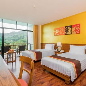 Deluxe Double or Twin Room Pool View